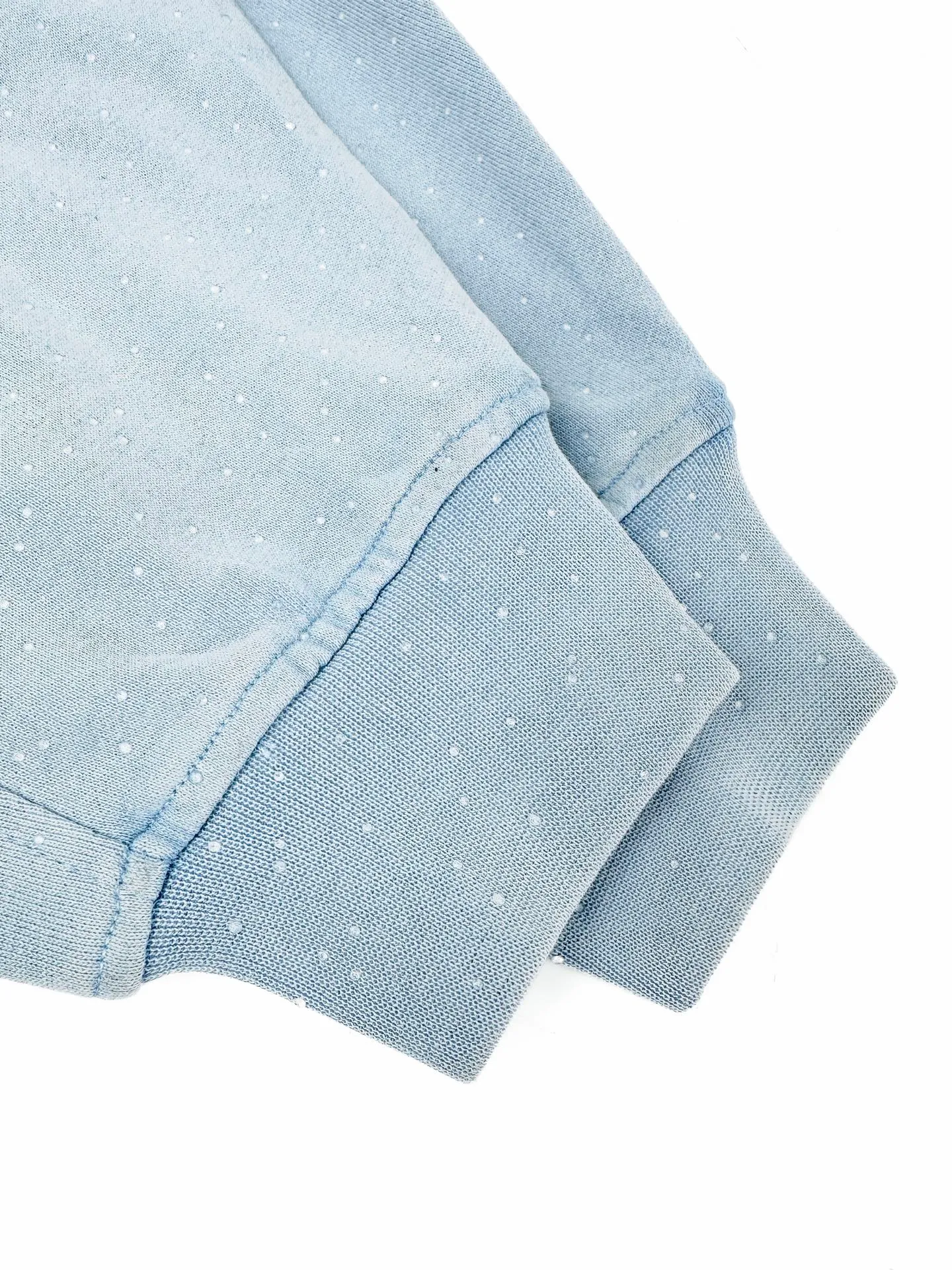 AP Alexander Wang ， ， 。 Light Blue ， ， ， 。 ， ， ， ， 。 ， ， ； ， ， ， 。Light Blue ， 。 1. ， Alexander Wang ， 、 。 2 ， ， 。 3. ， ， Retro 。 ： 1:1 AW 1:1 AW ： Size： S M L ： DD 171